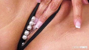 Pinkie - Anna Bell Peaks