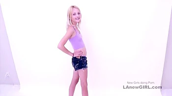 Sexy Nipples Smut With Rocking Kate Bloom From