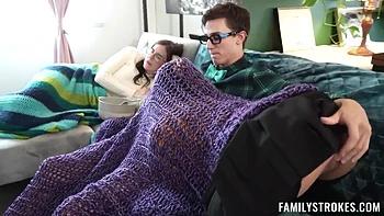 Challenge Who Cum First Behind Stepmoms Back