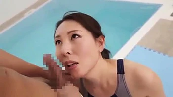 00435,A good woman is in full sex appeal!