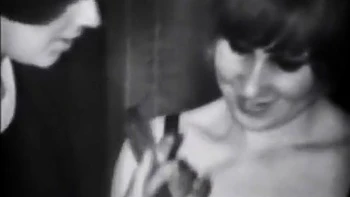 No Sound: Kinky Les Site Seer