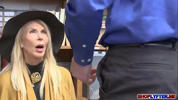 Erica And Samantha Just Cant Say No