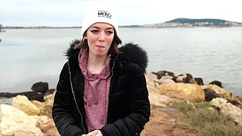 Rose is blowing out two big candles for her 20th birthday! - Jacquie et Michel TV