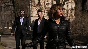 The superb Laeti is particularly well surrounded… - Jacquie et Michel TV