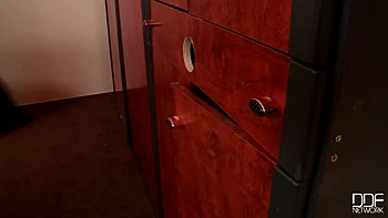 Blue-Eyed Blowjobber