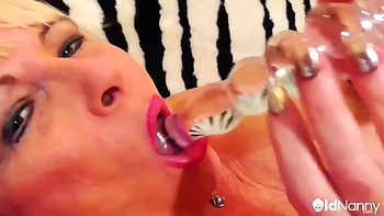 Is Into Mature Solo Masturbation With Alisha Rydes