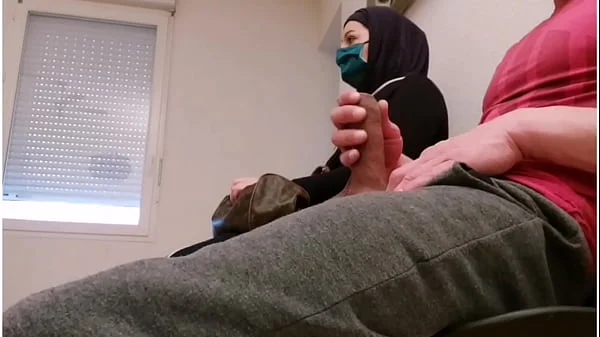 Compil Shameless pervert pulls out his big juicy cock in public, under the gaze of these women !!