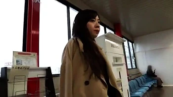 スレンダー美人妻がキスやパイ舐めでキュートに恥じらい艶やかに感じる