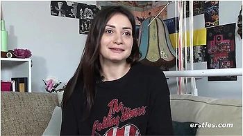 Hot Italian Babe Valentina Uses A Magic Wand On Her Shaved Pussy - Valentina Italian And Valentina Babe