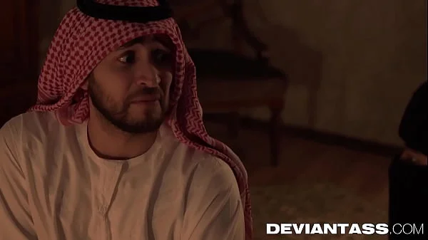 بندر يقرأ كس أمرآة عربية قحبة ليخرج الجن والشياطين من كسها