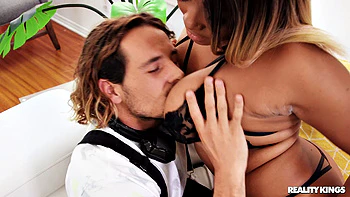 My Roommate Likes Freaky