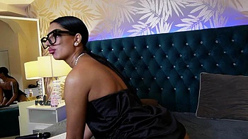 This pretty little bitch knows how to play with her by FionnaFireXxx: Porn