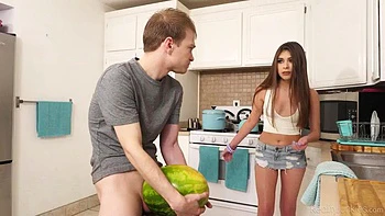 Morena gata: Blowjob, Doggy  Cowgirl Porn