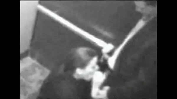 Quarentona portuguesa Susana faz broche ao patrï¿½o no elevador