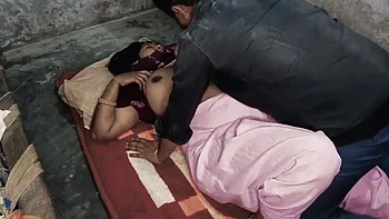 Hot Newly Married Indian Couple First Time Romantic Sex - Hindi Homemade Video