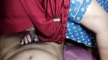 Hijab Mom Ayuningsih Dogging Sex - Big Ass Muslim MILF Pays Debt With Pussy