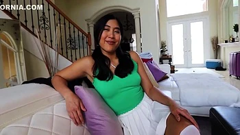 Emeralds Brunette Dirt With Emerald Loves