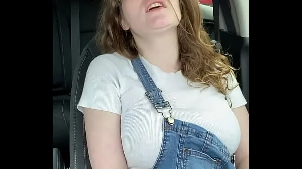Nerdy Country Girl Rubs Herself in her Car
