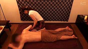 0011526_エステティシャン パンパン オイルなどが含まれている