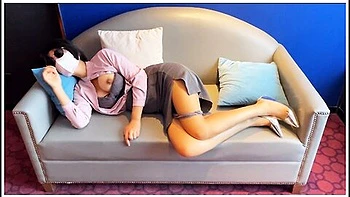 剧情房产女销售故意勾引让客户的大肉棒慢慢的调教