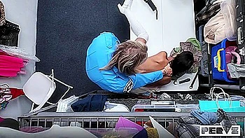 Erotic Books Taught This Nerd How To Fuck