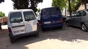 Mobile Blowing: Blonde Babe Enjoys A Mouthful Of Cock