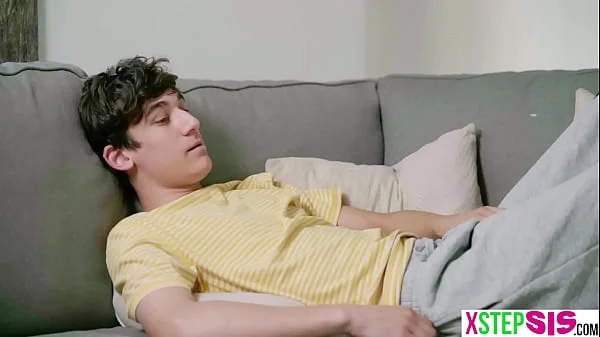 Stepsister teen Chloe Temple must have really good pheromones