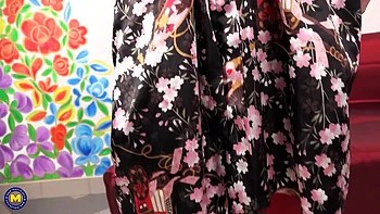 Mature MILF Lucy Likes Showing for You Her Hairy Pussy!