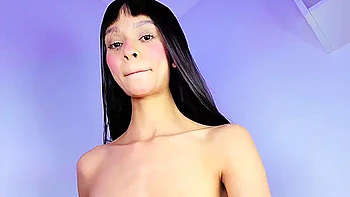 Latina Saliva Petite