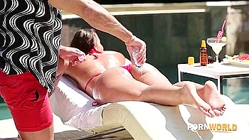 Bikini Babe Jennifer Mendez Takes Titty Cumshot After Outdoor Anal