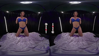 Vitoria Vontese Stretch Her Pussy Hole Extreme