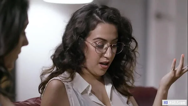 Kama sutra expert and a shy lesbian - April ONeil and Sinn Sage