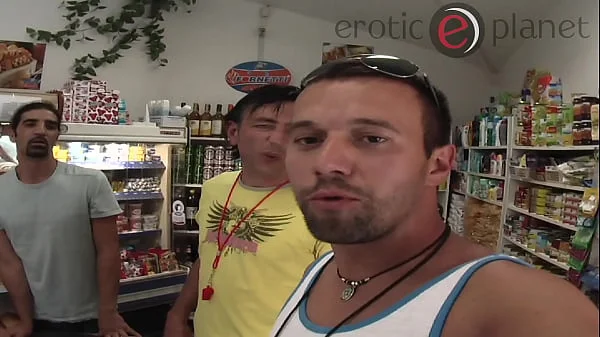 Titus lädt zu einer Party ein  -  Trailer  -  für mehr schaut bei Xvideo-Red ...