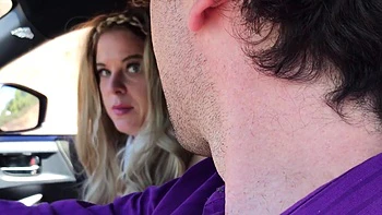 Babe Hitchhiking Picked Up For Amateur Casting