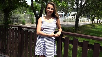 Jen, 38, is moving up a gear! - Jacquie et Michel TV