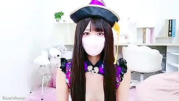 Erotic live chat with cute beautiful girl