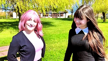 Explosive boat trip for Emma, 30 years old! - Jacquie et Michel TV