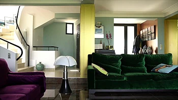 Naomi benefits from Pam's expertise! - Jacquie et Michel TV