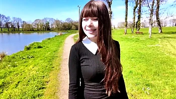 Explosive boat trip for Emma, 30 years old! - Jacquie et Michel TV