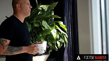 FOOTSIE BABES - Curly Latina Geisha Kyd Stretches Into a Steamy Footjob Fuck: Porn