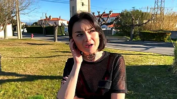 Anissa perverts her visitor... - Jacquie et Michel TV