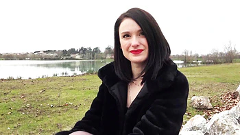 Alice is loose! - Jacquie et Michel TV