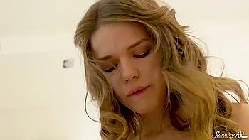 Beautiful Teen 18+ Hanka D Dreamy Diddling Sesh!