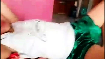 Philippines Mature Aunty wants to play with me