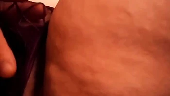 Rubbing myself under my panties, listen to the splashing