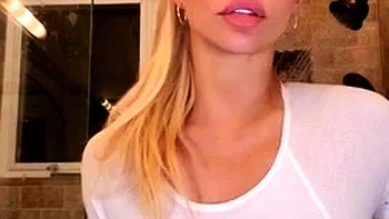 Lindsey Pelas @lindseypelas - Nude Shower