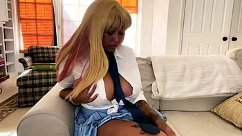 Emily Cheree – Marin Kitagawa (Video)