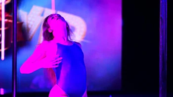 Blonde solo jerking off