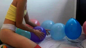 I Love Balloons - Amateur Teen Latina Solo Webcam Show