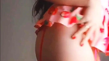 Cute blonde amateur webcam teen masturbating